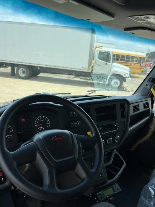 2025 Peterbilt 537 in Houston, TX — photo 13