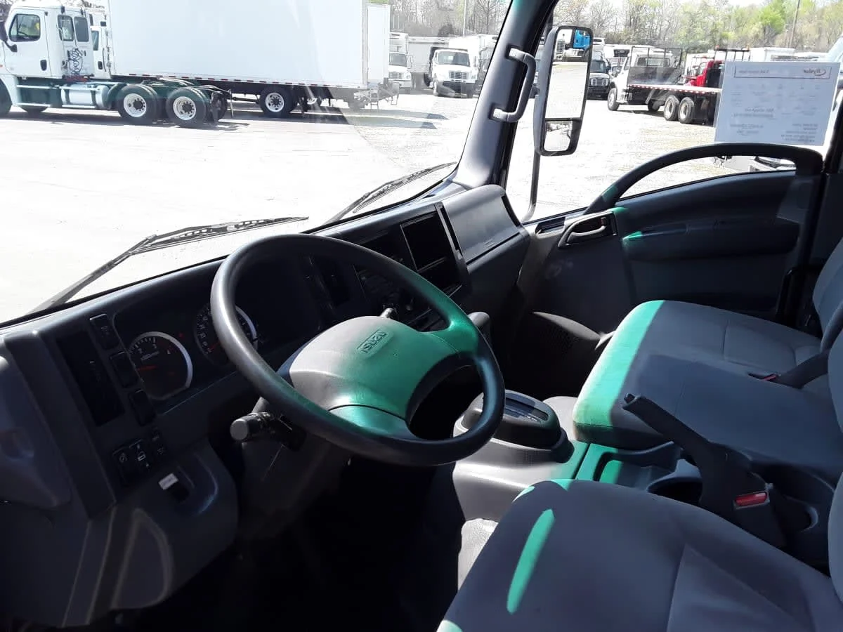 2019 Isuzu NPR - image 7