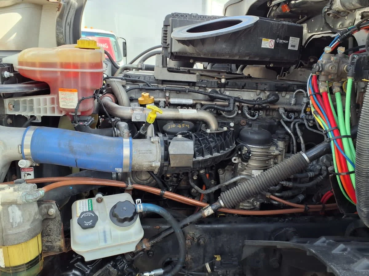 2019 Freightliner Cascadia in Warwick, RI — photo 8