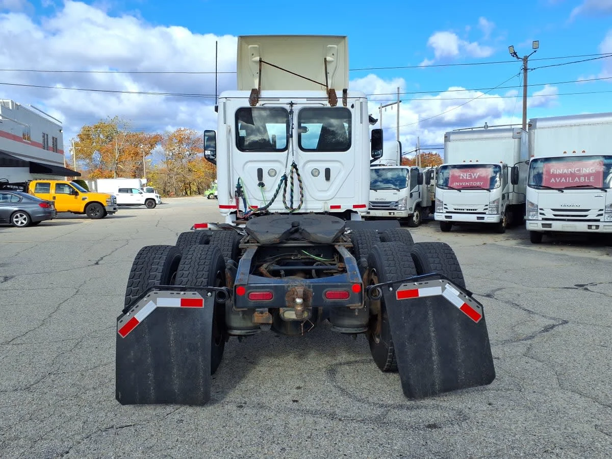 2019 Freightliner Cascadia in Warwick, RI — photo 5