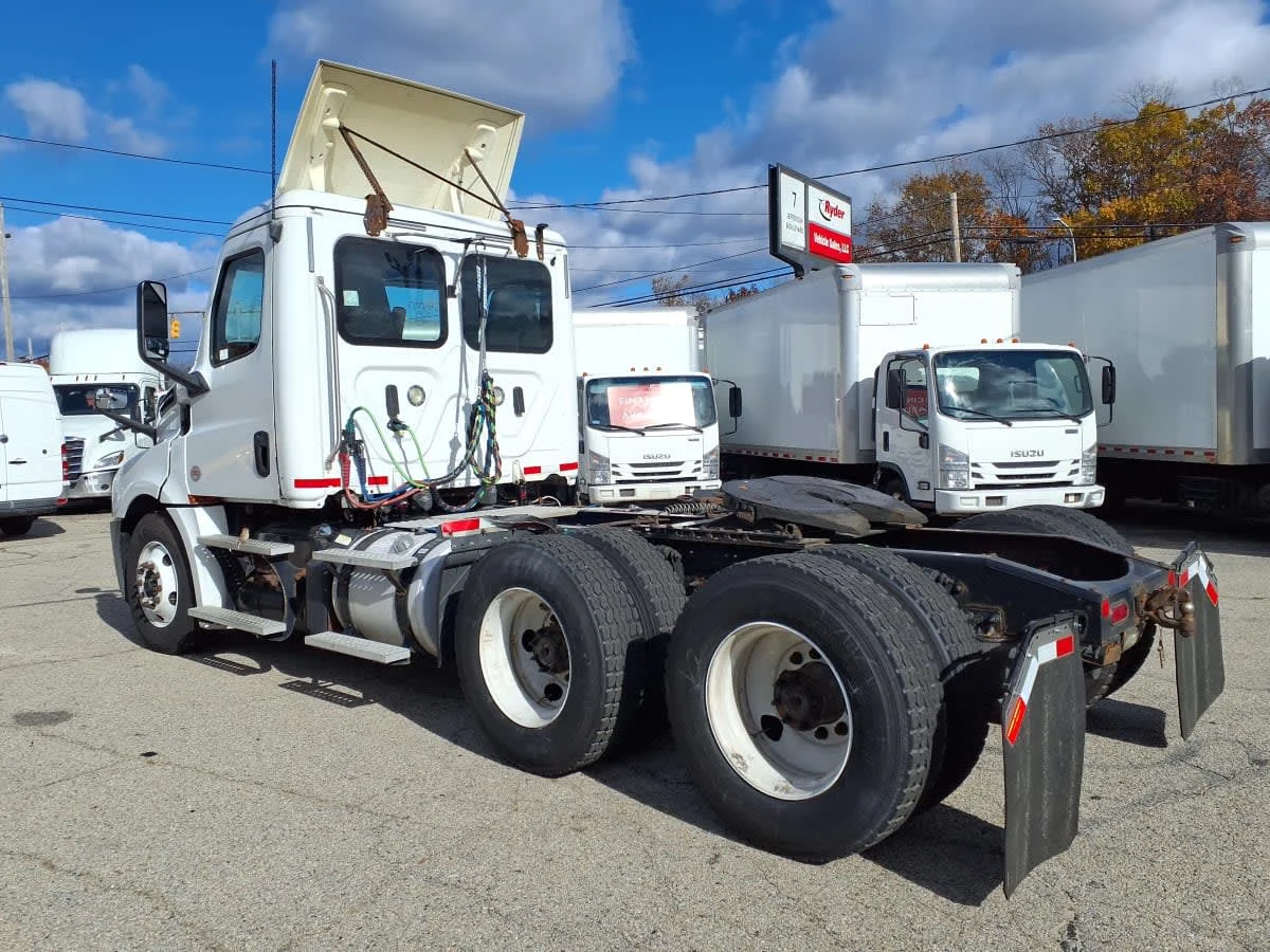 2019 Freightliner Cascadia in Warwick, RI — photo 6