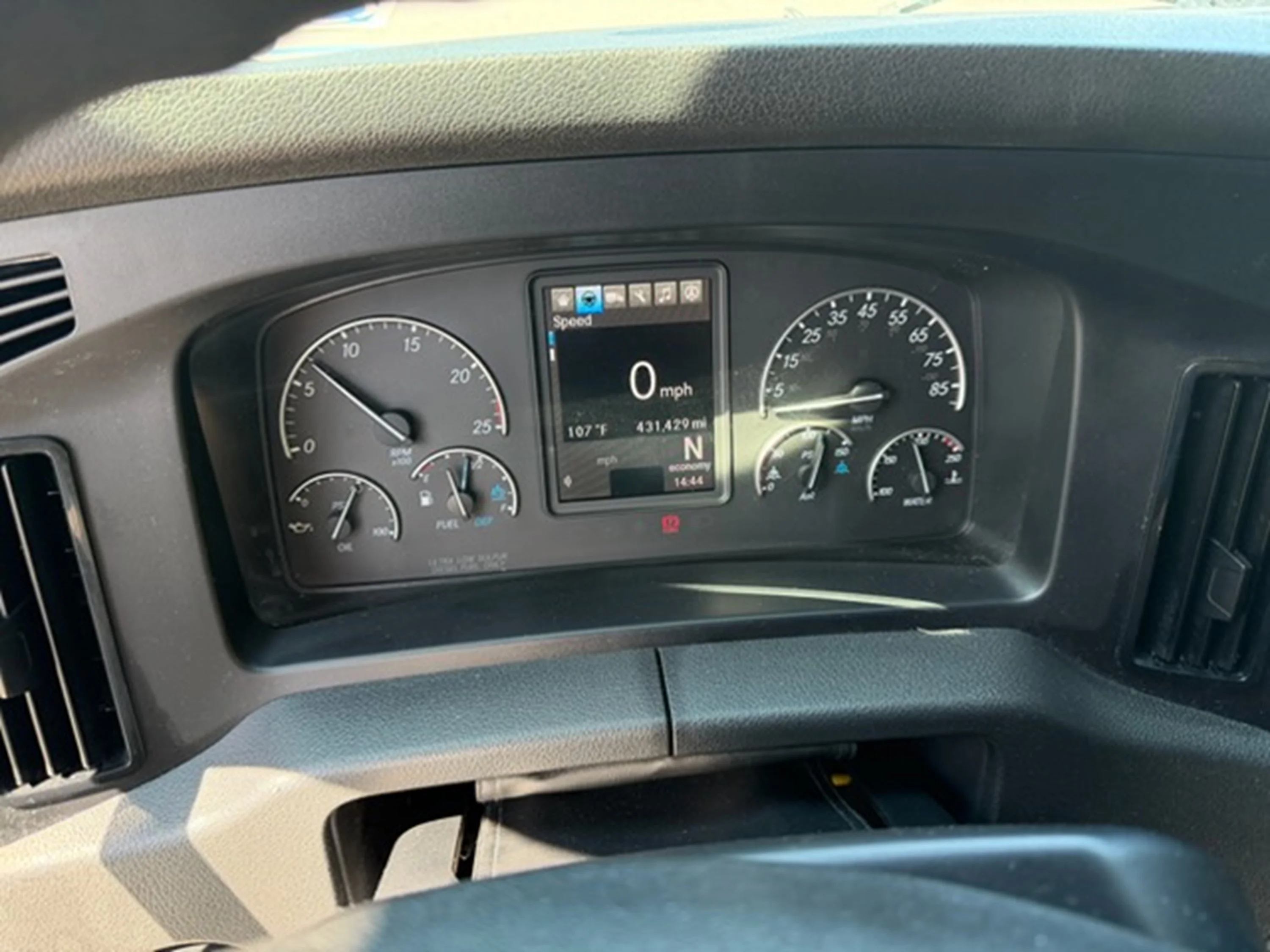 2024 Freightliner Cascadia — photo 9