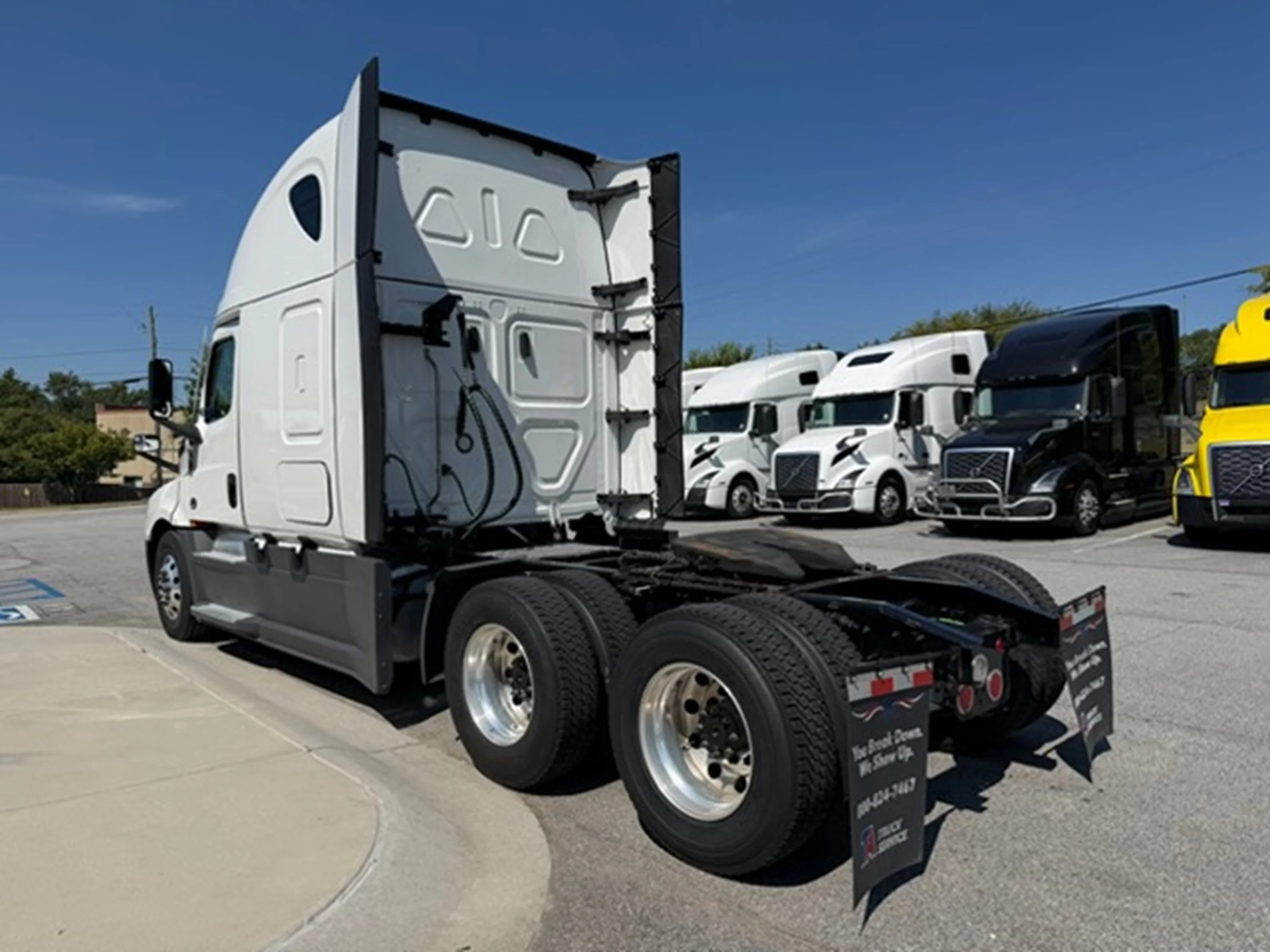 2024 Freightliner Cascadia — photo 5