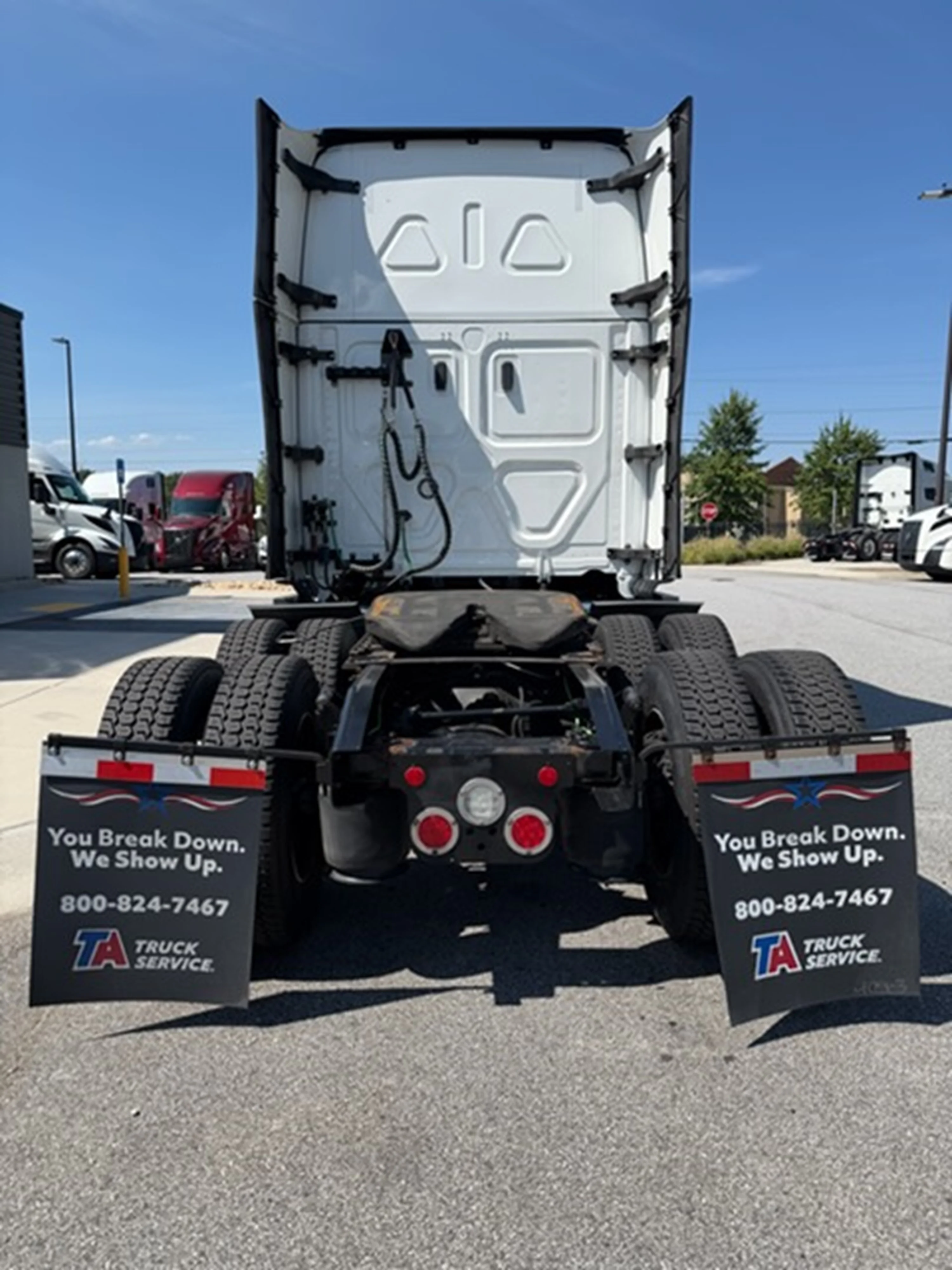 2024 Freightliner Cascadia — photo 4