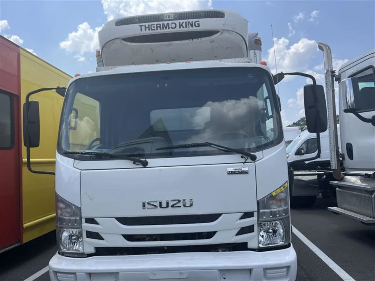2019 Isuzu NRR in Beltsville, MD — photo 2