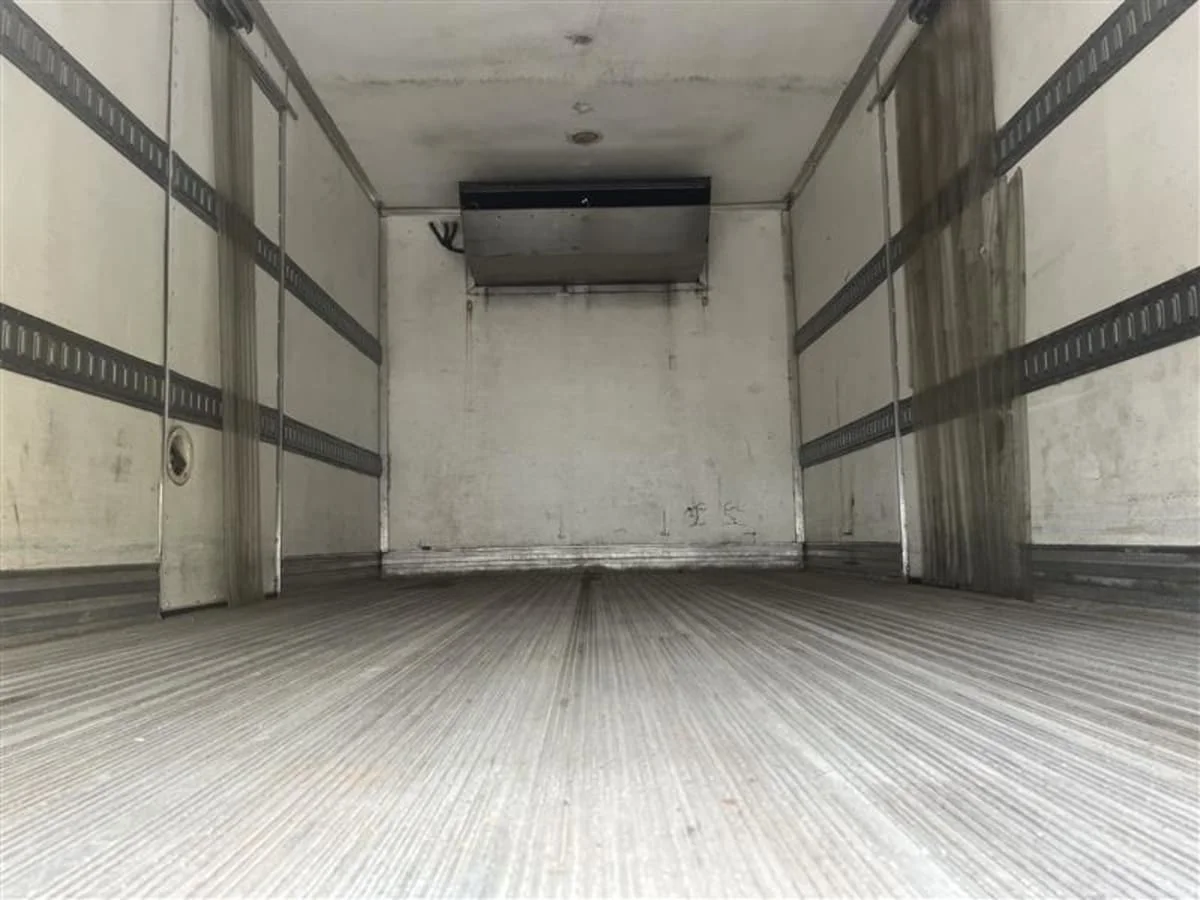 2019 Isuzu NRR - image 9