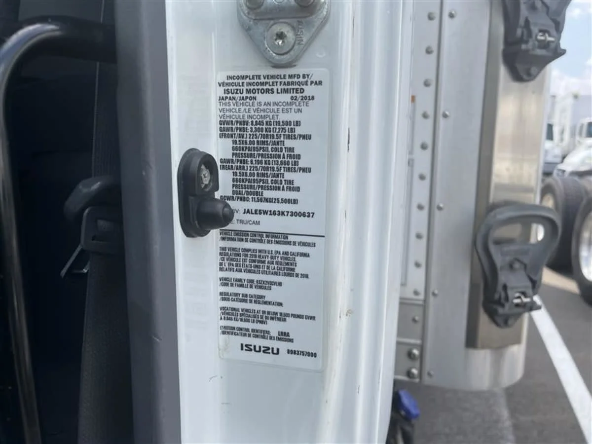 2019 Isuzu NRR - image 7