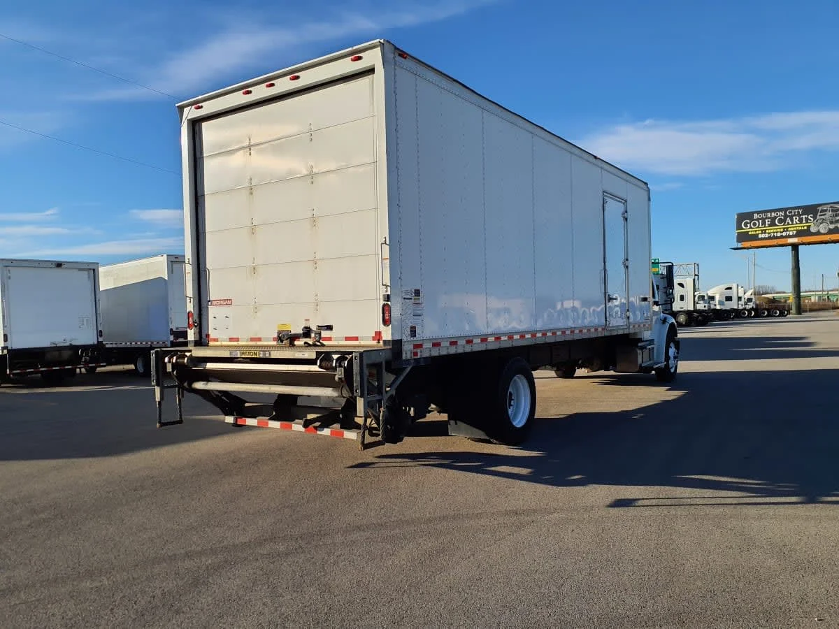 2020 Freightliner M2 106 in Clarksville, IN — photo 4