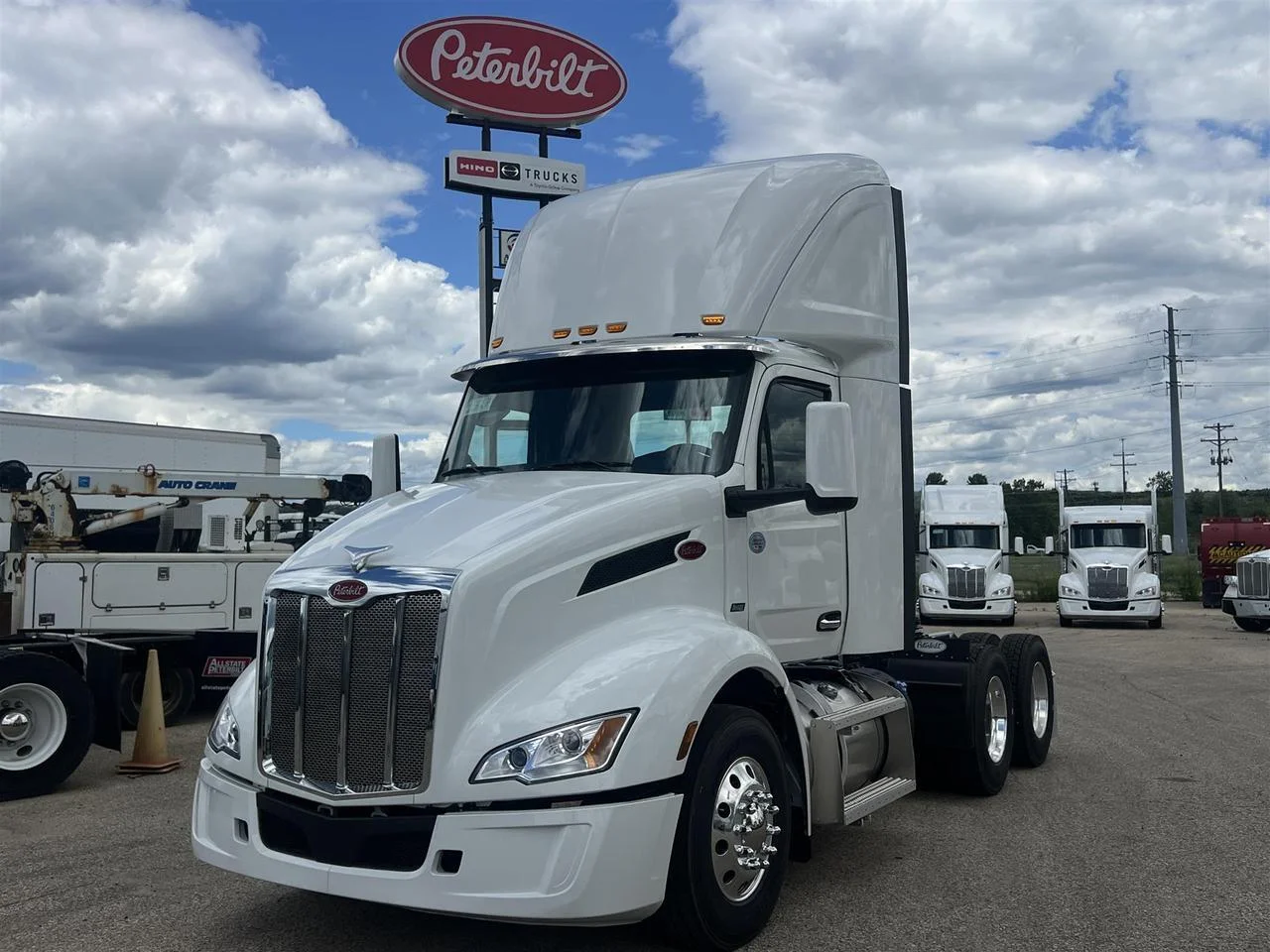 2027 Peterbilt 579 in South St. Paul, MN — photo 12