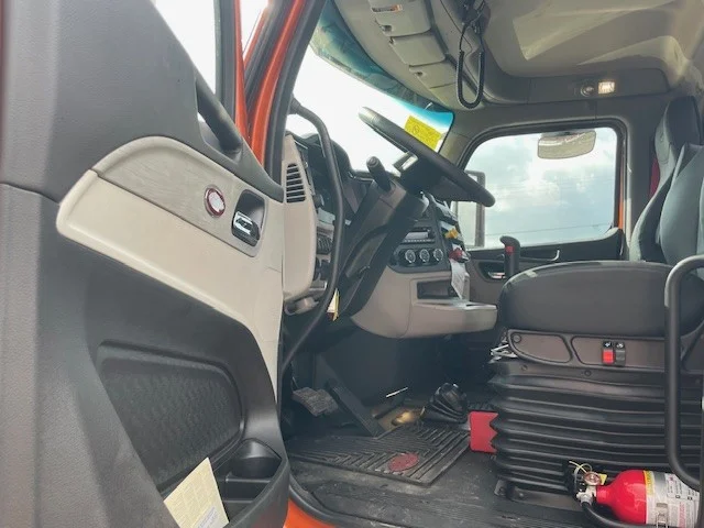 2026 Peterbilt 589 - image 9