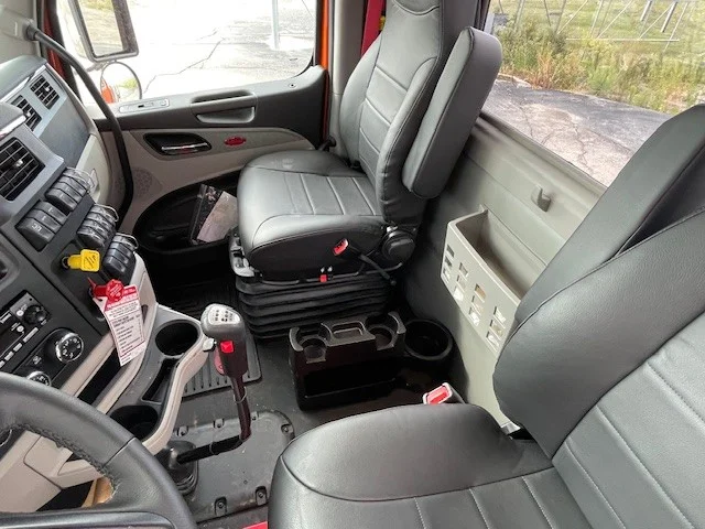 2026 Peterbilt 589 - image 12