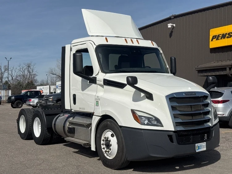 2022 Freightliner Cascadia in Omaha, NE