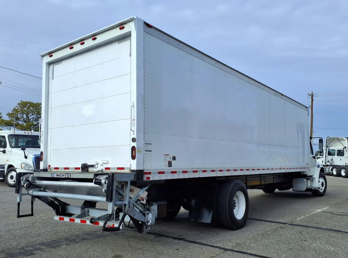 2019 Freightliner M2 106 in Memphis, TN — photo 4