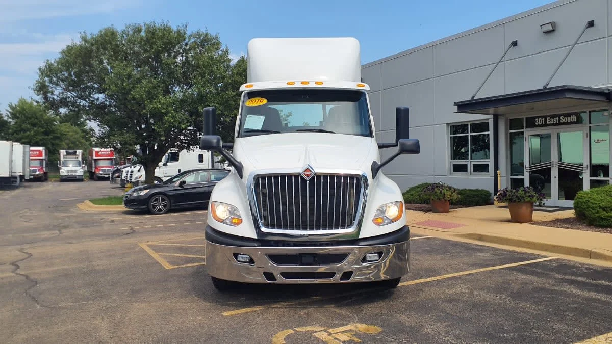2019 International LT in Bolingbrook, IL — photo 2