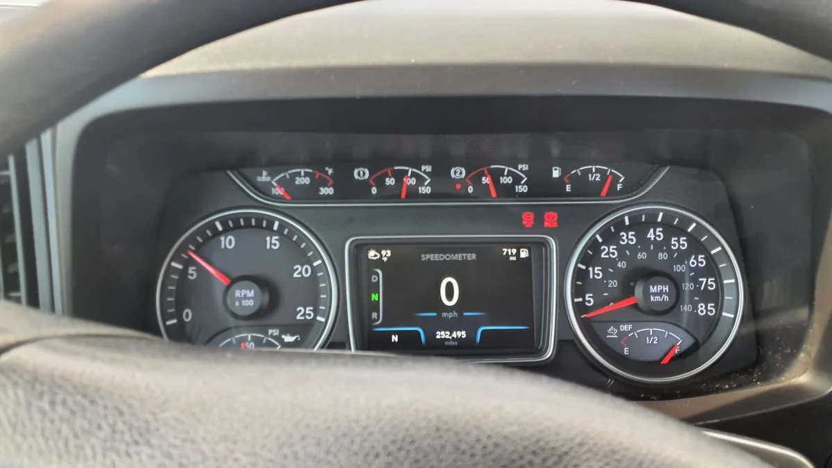 2019 International LT in Bolingbrook, IL — photo 10