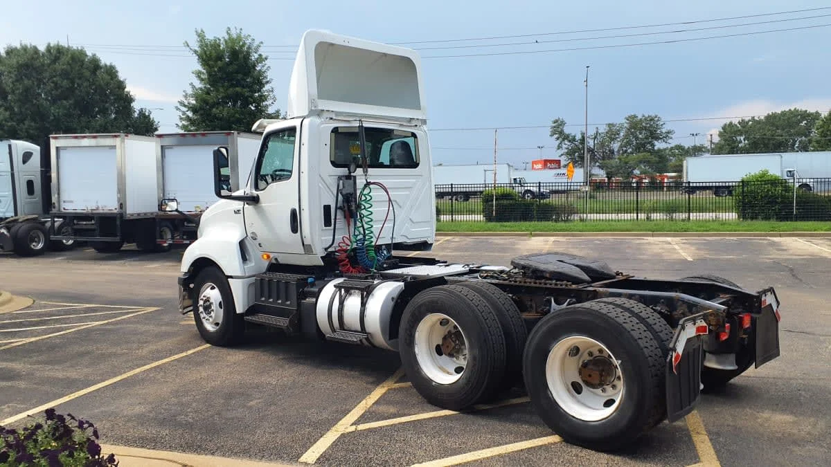 2019 International LT in Bolingbrook, IL — photo 6