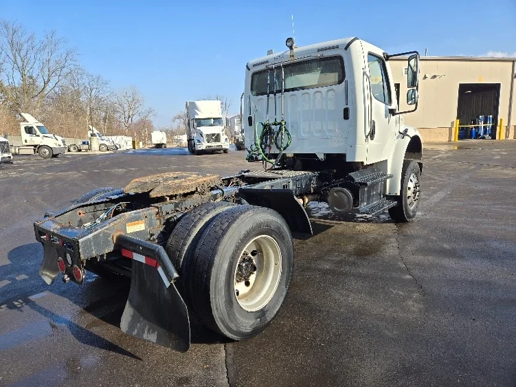 2018 Freightliner M2 106 - image 7