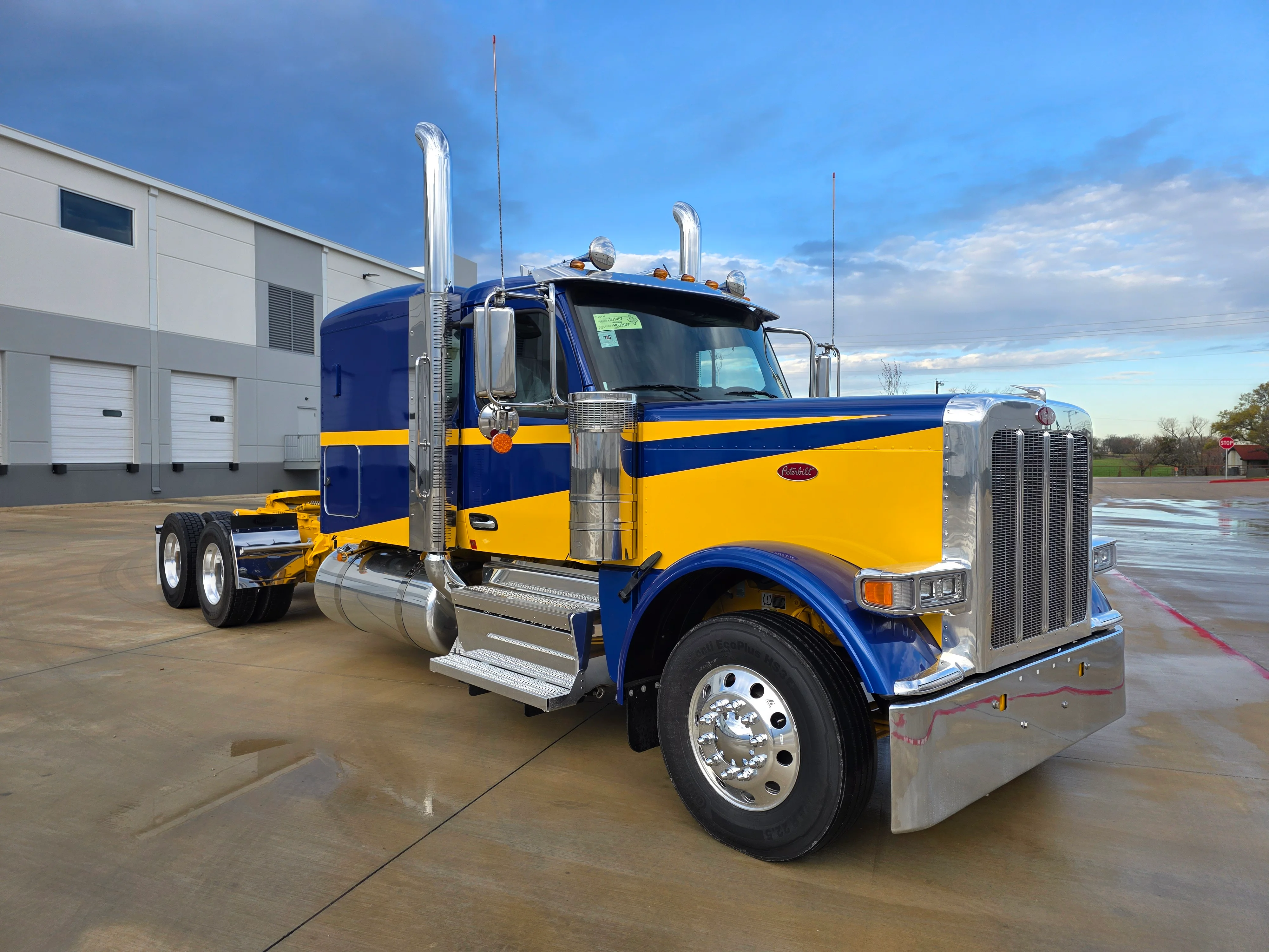 2027 Peterbilt 589 in Cincinnati, OH — photo 7