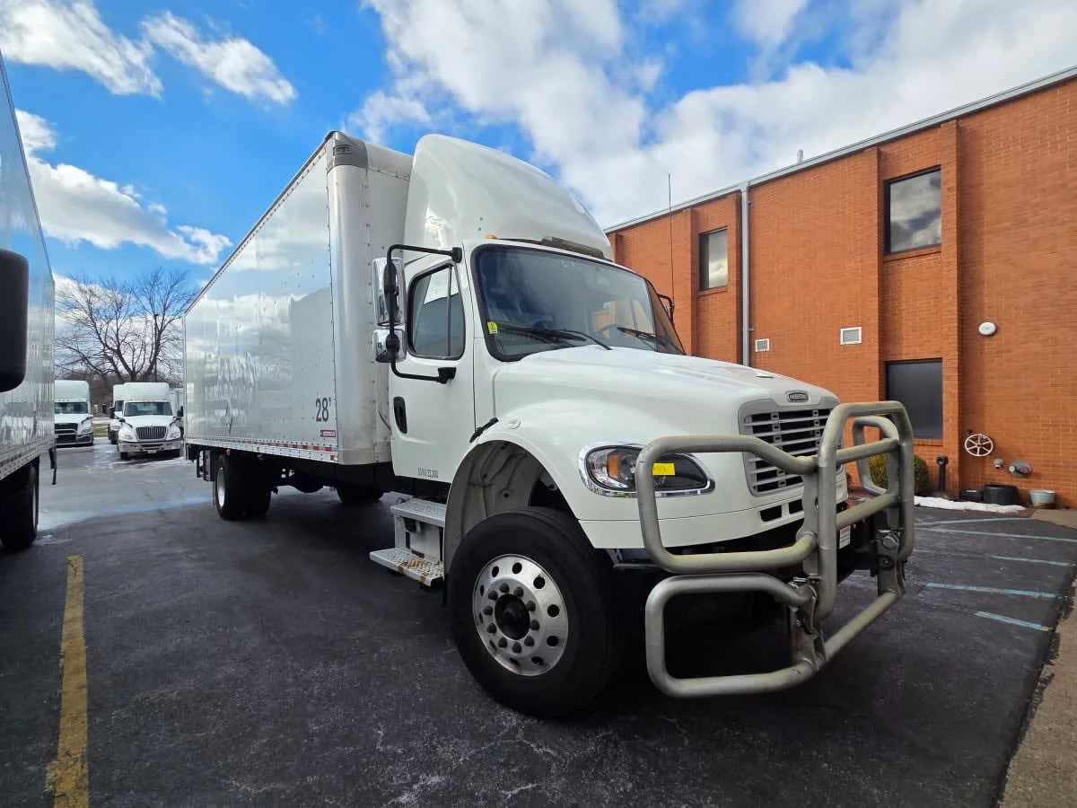 2021 Freightliner M2 106 - image 3