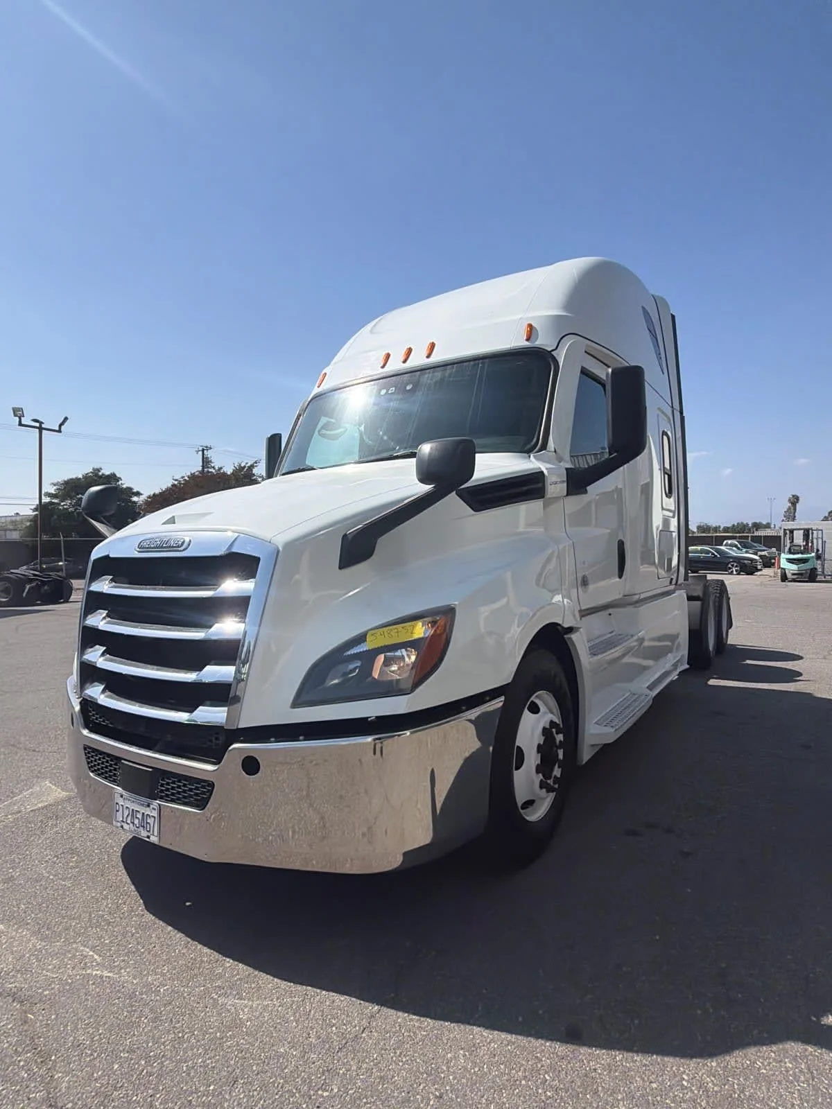 2022 Freightliner Cascadia in Pomona, CA