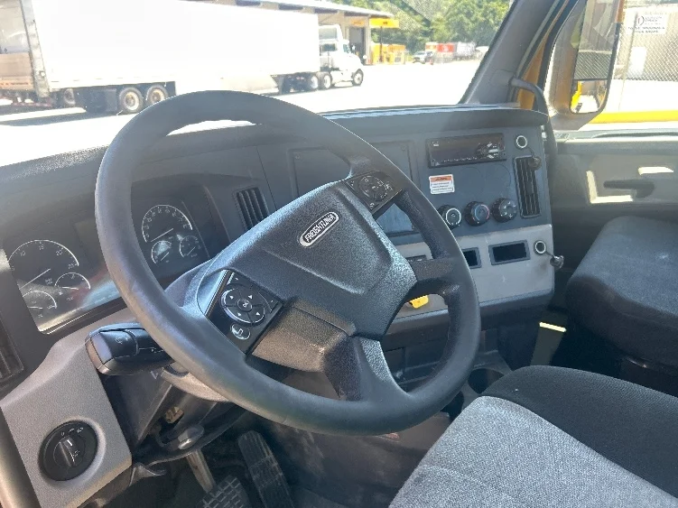 2020 Freightliner Cascadia in Dothan, AL — photo 10