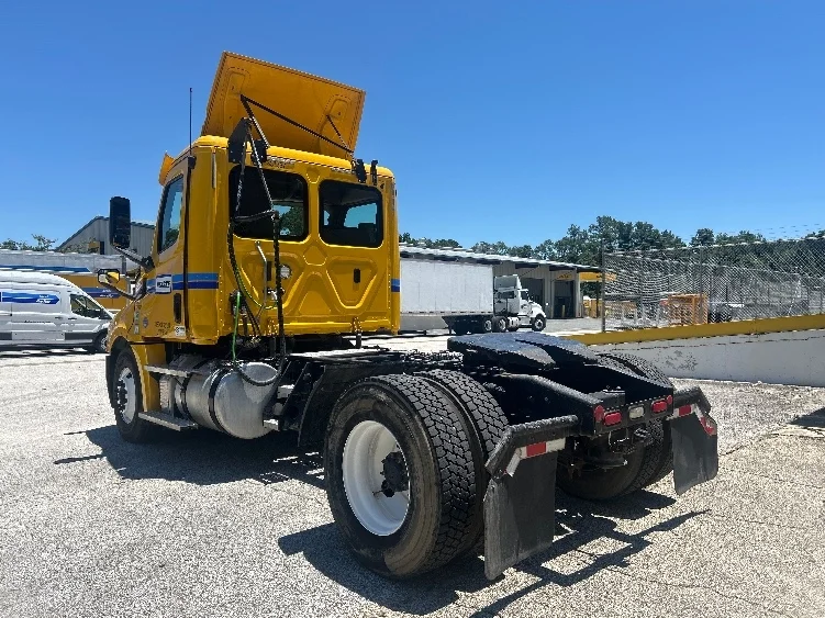 2020 Freightliner Cascadia in Dothan, AL — photo 5