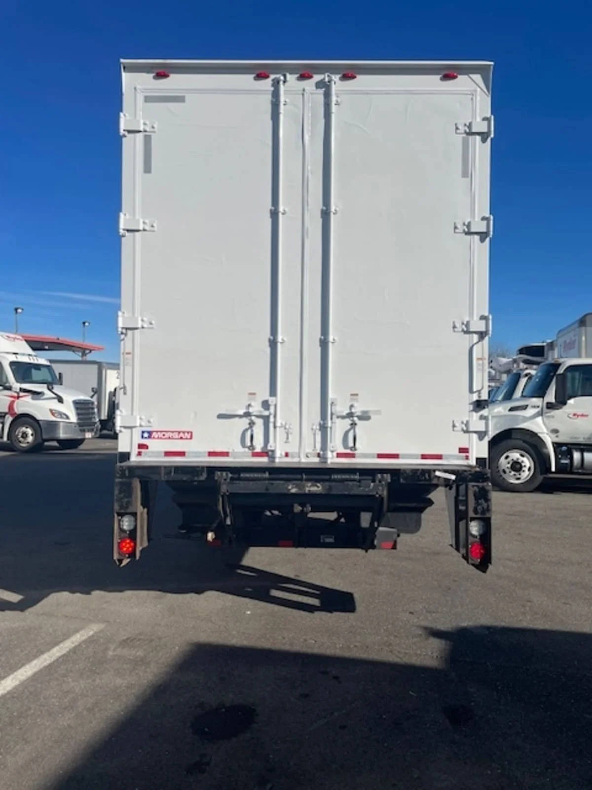2018 Freightliner M2 106 - image 5