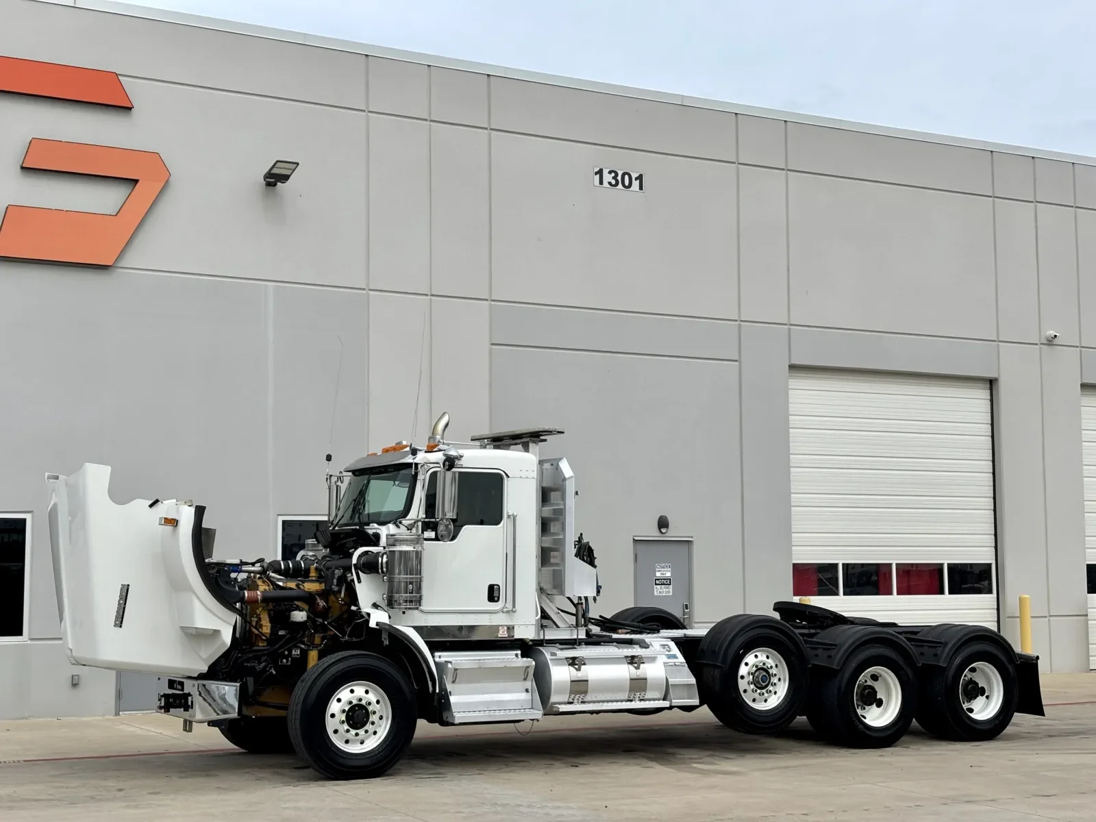 2017 Kenworth T800 - image 10