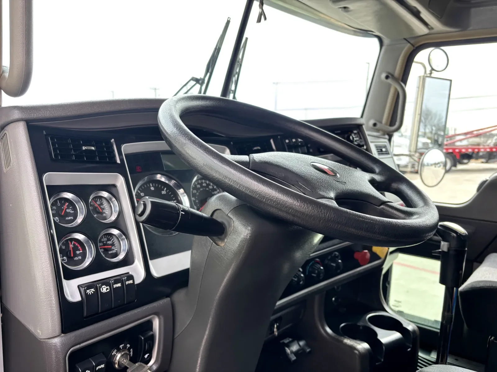 2017 Kenworth T800 - image 15