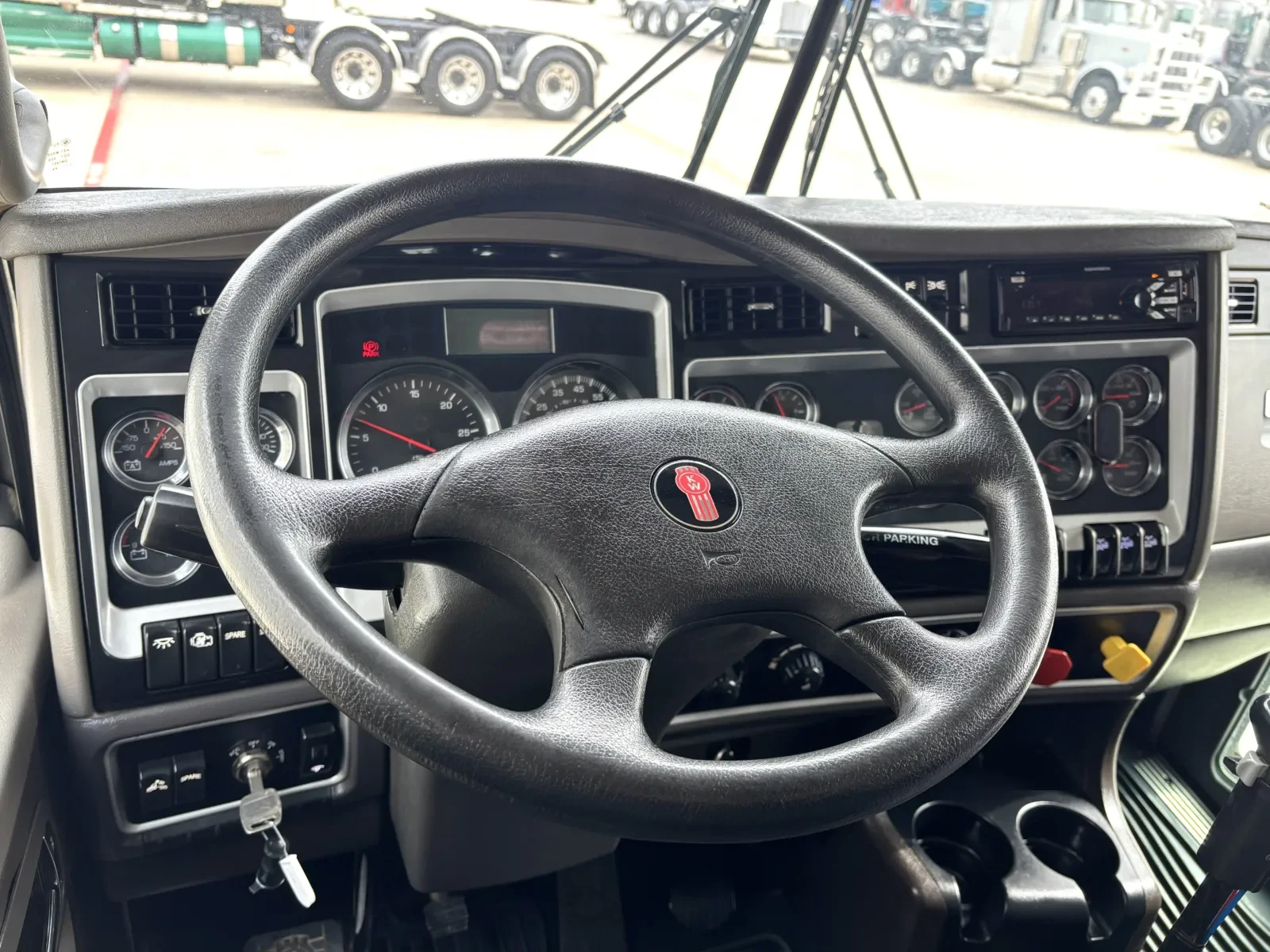 2017 Kenworth T800 - image 16