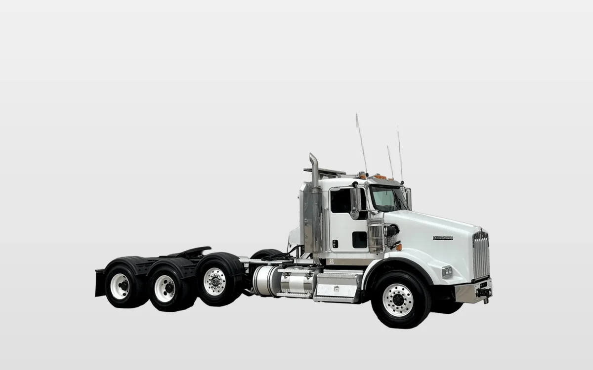 2017 Kenworth T800 - image 1