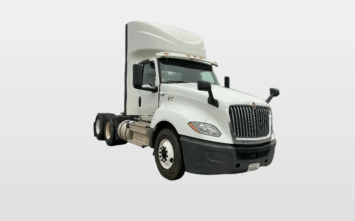 2020 International LT - image 1