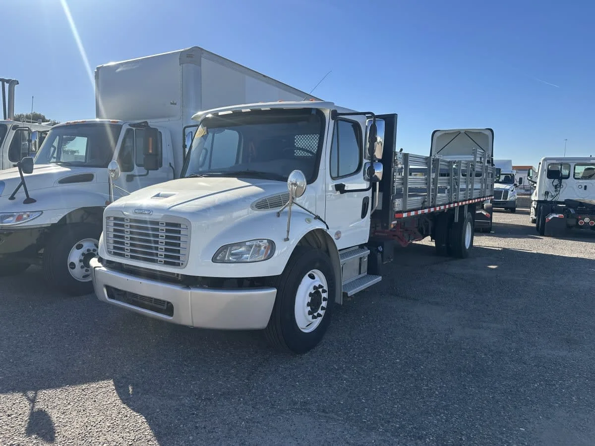 2018 Freightliner M2 106 in Phoenix, AZ