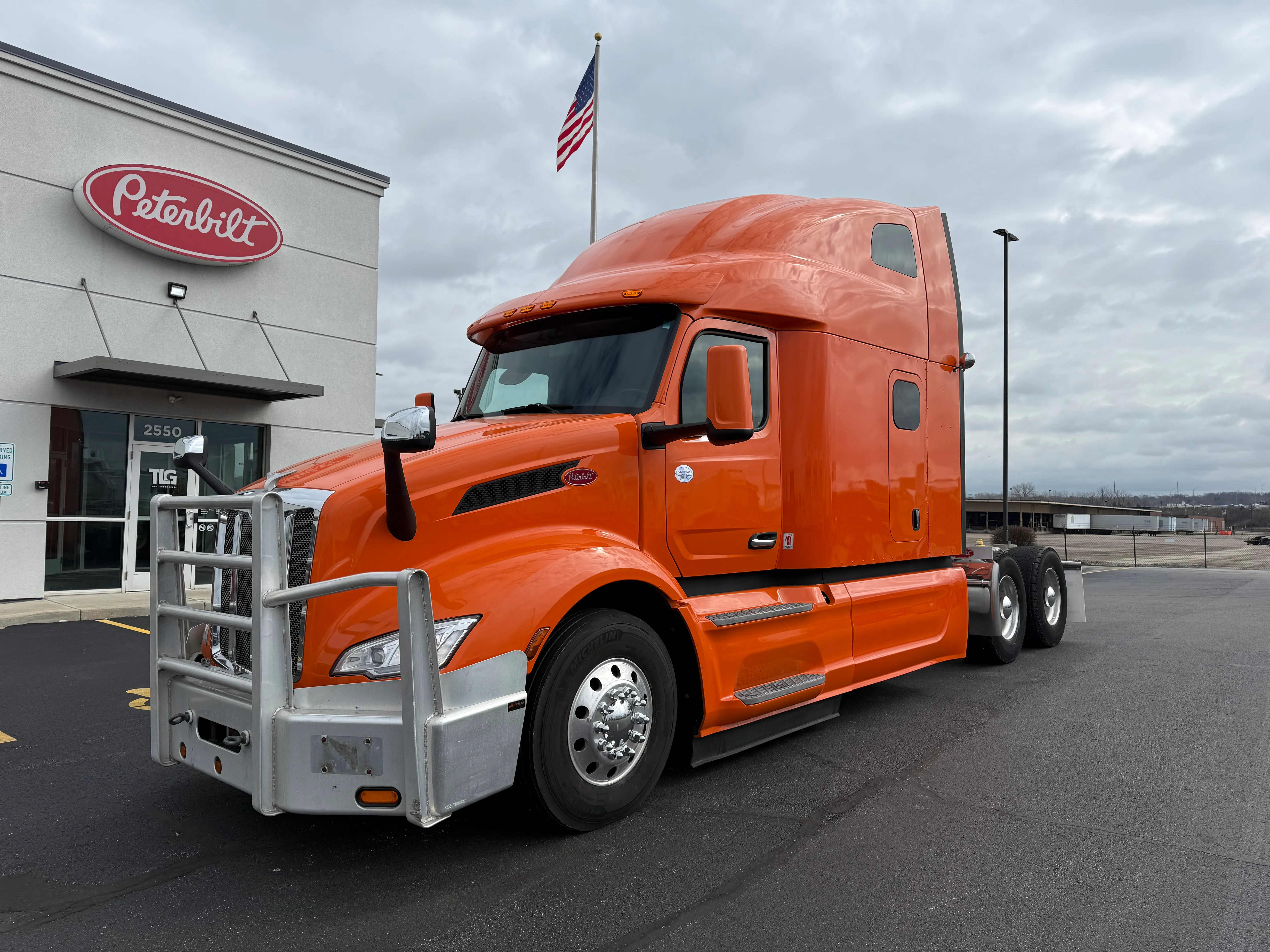 2022 Peterbilt 579 - image 1