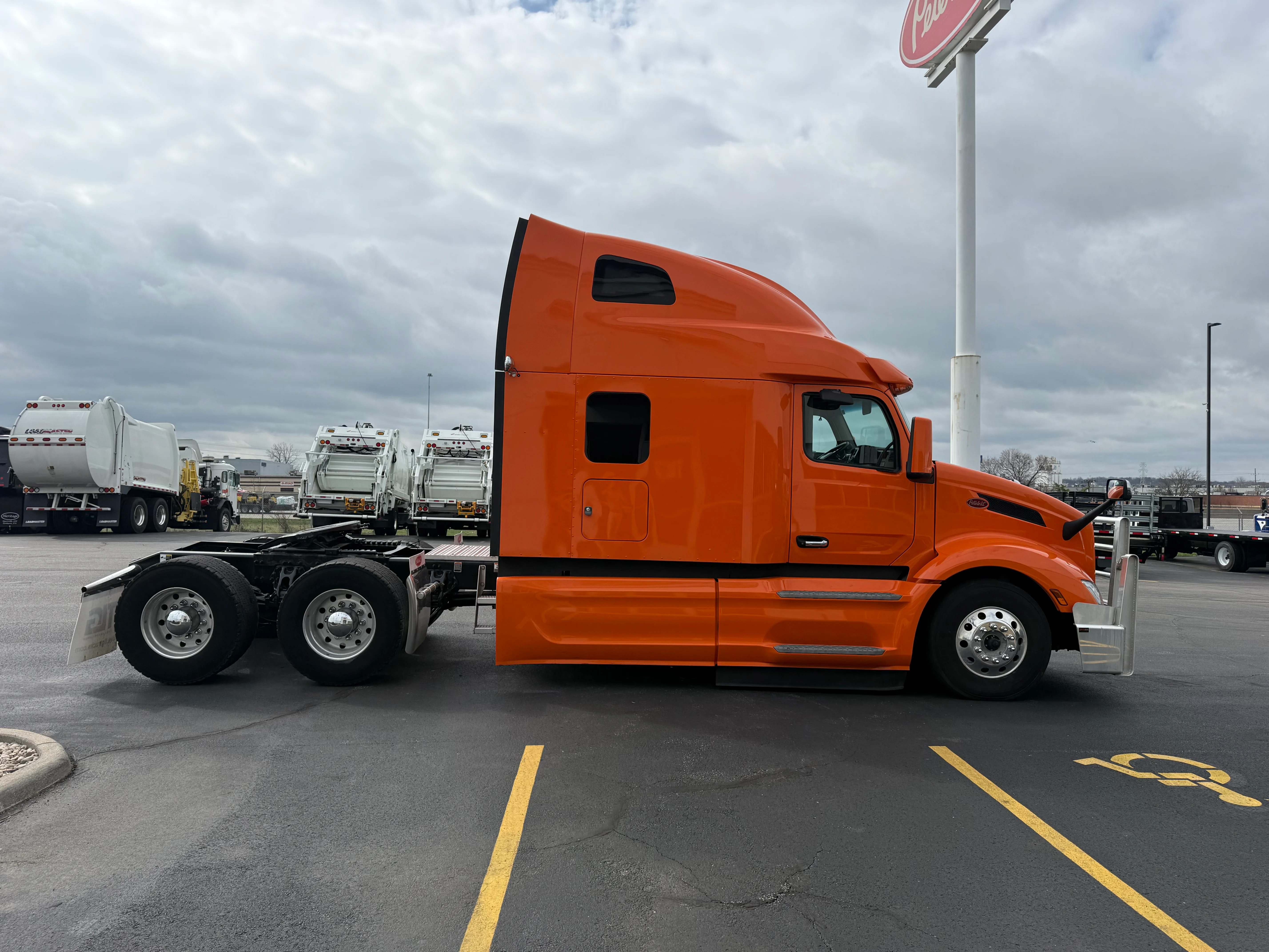 2022 Peterbilt 579 - image 6