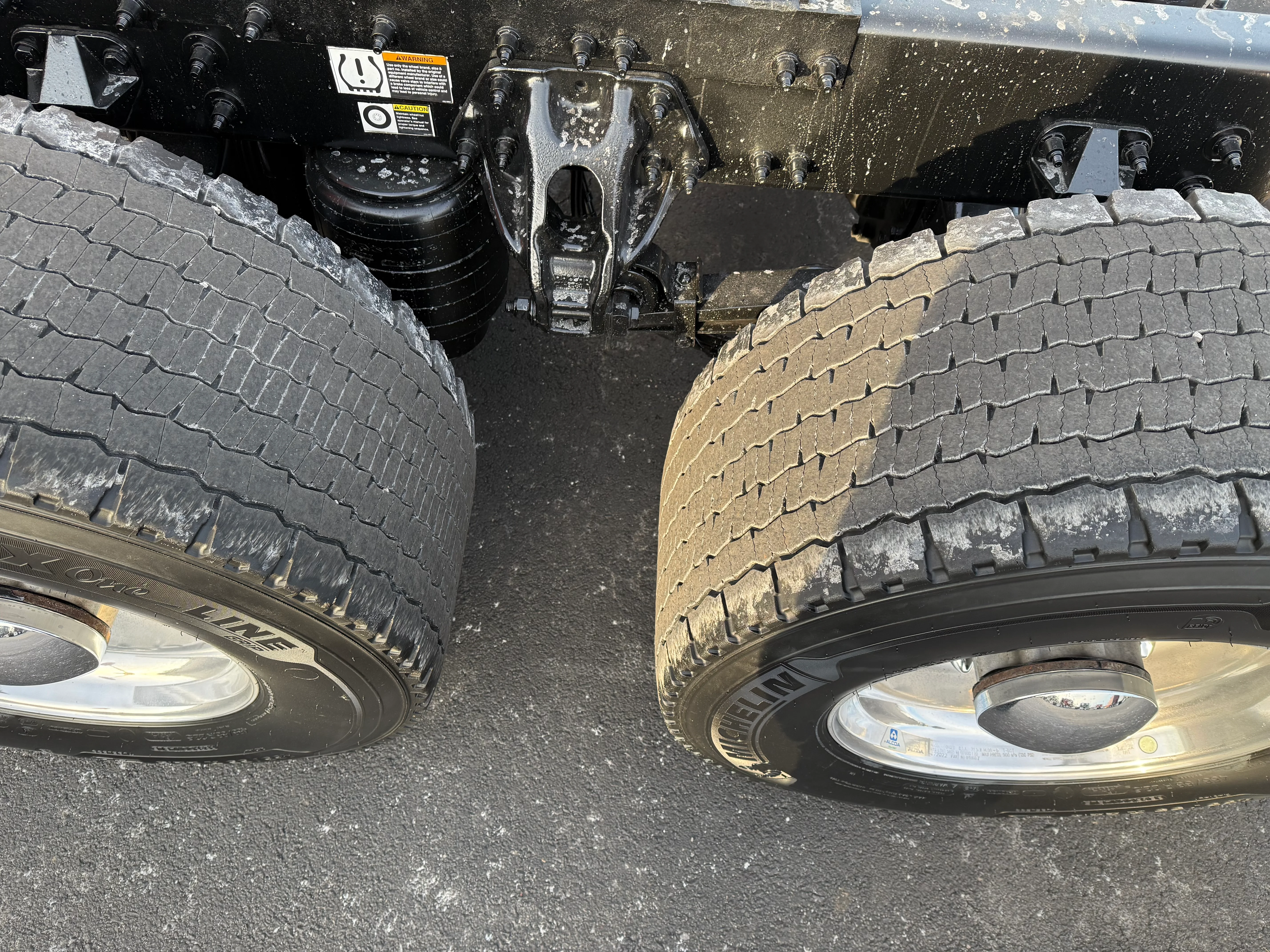 2022 Peterbilt 579 - image 13