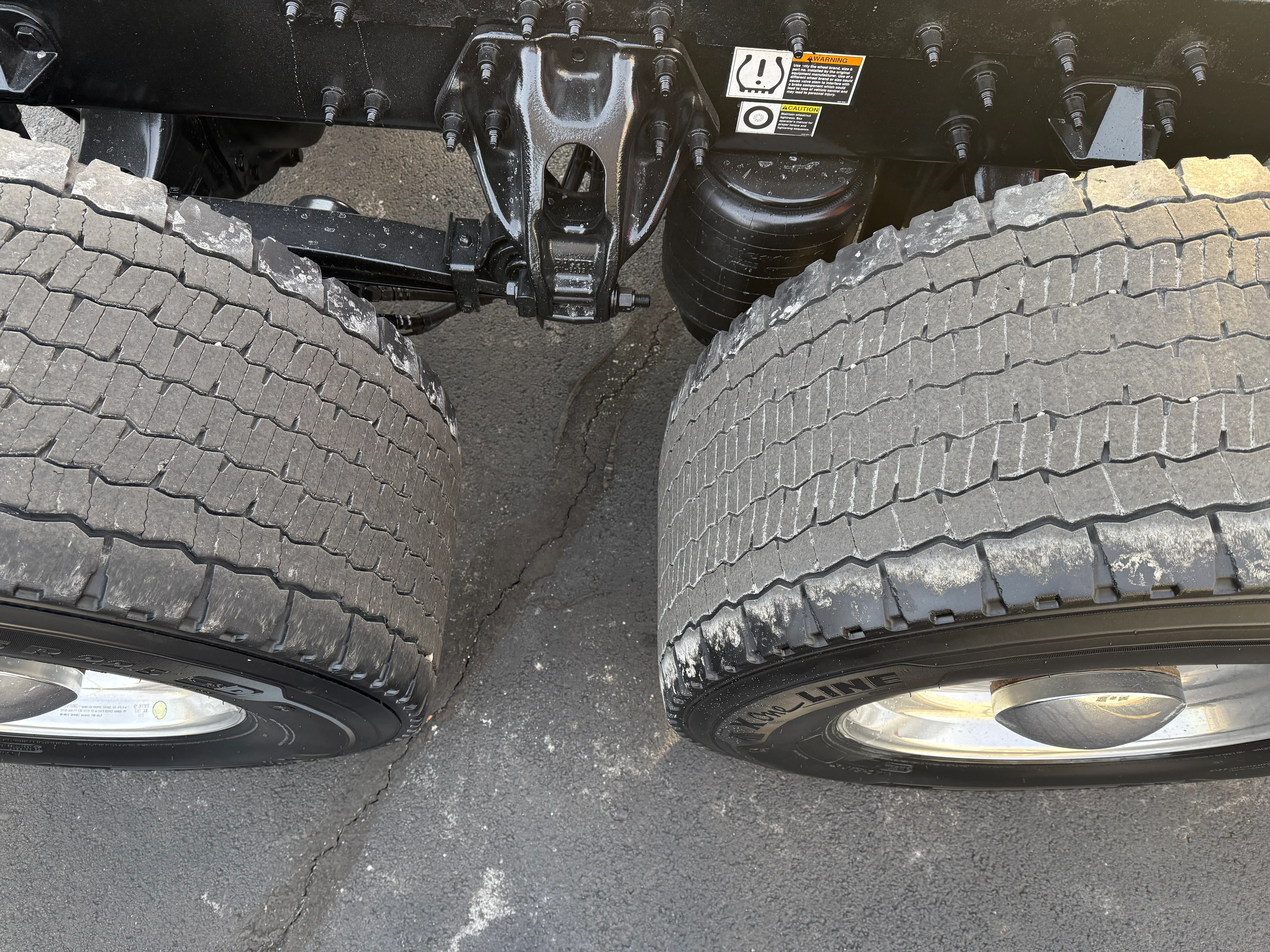 2022 Peterbilt 579 - image 12