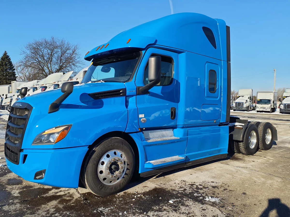 2020 Freightliner Cascadia in Oak Creek, WI