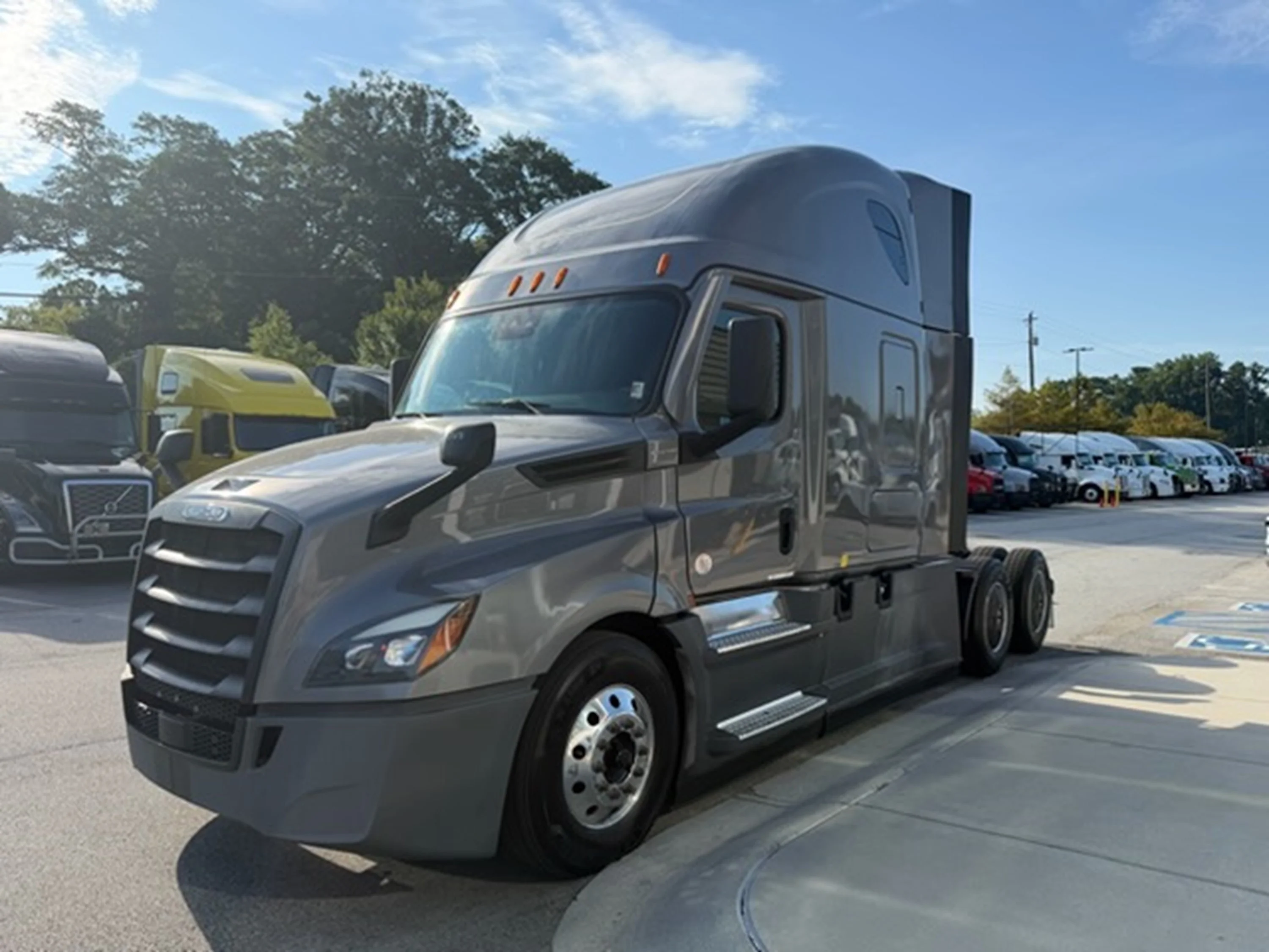 2022 Freightliner Cascadia — photo 7