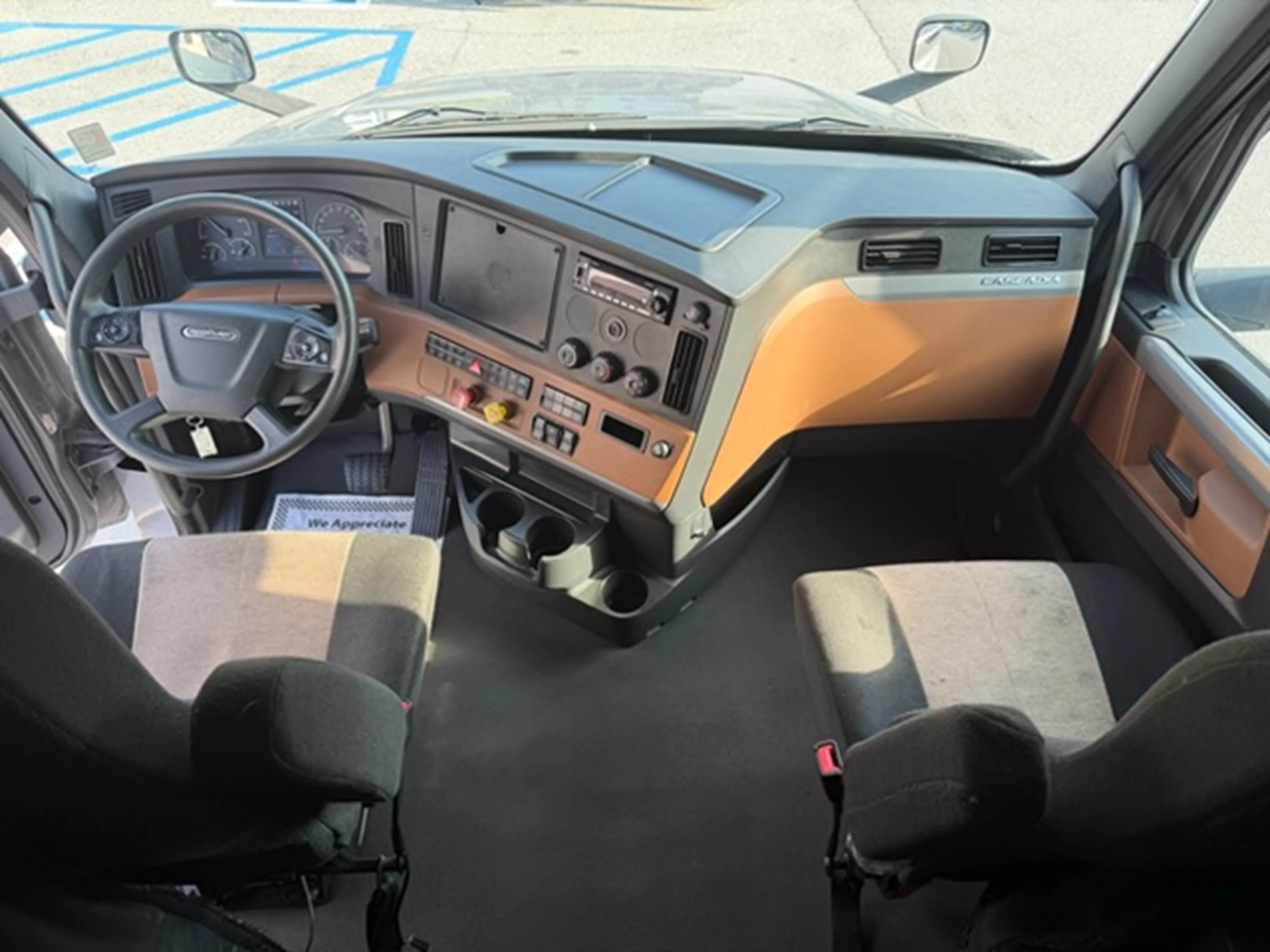 2022 Freightliner Cascadia — photo 13