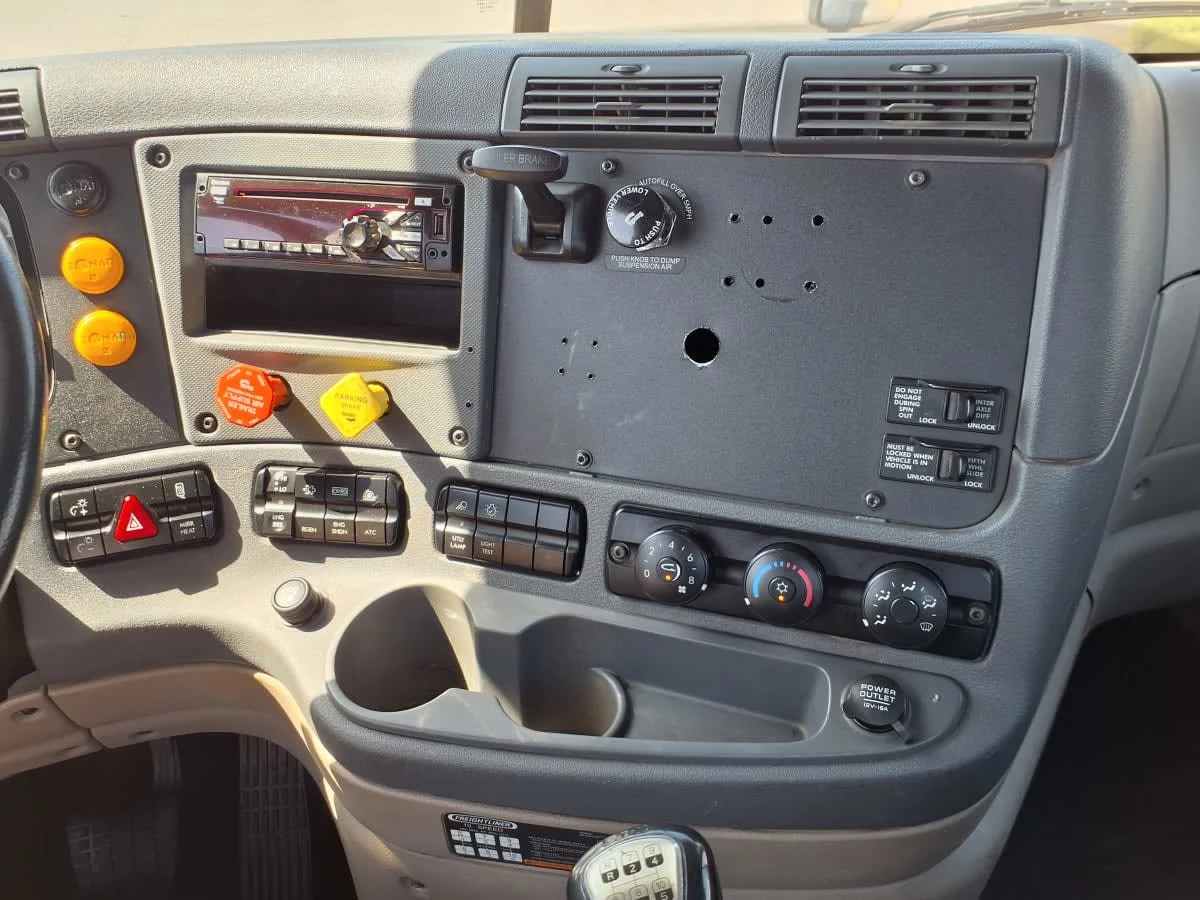 2018 Freightliner Cascadia in North Little Rock, AR — photo 10
