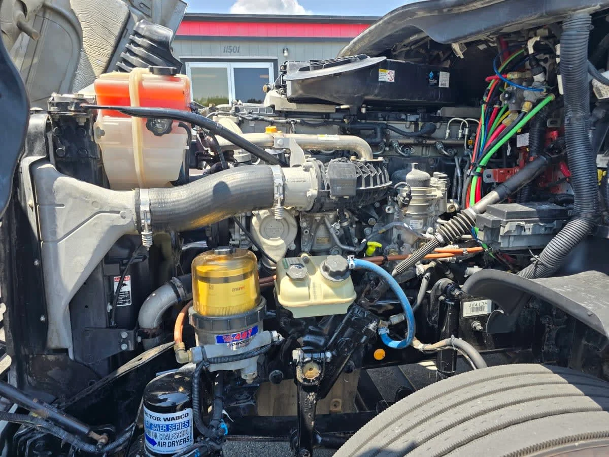 2018 Freightliner Cascadia in North Little Rock, AR — photo 8