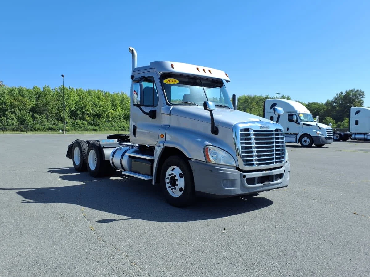 2018 Freightliner Cascadia in North Little Rock, AR — photo 3