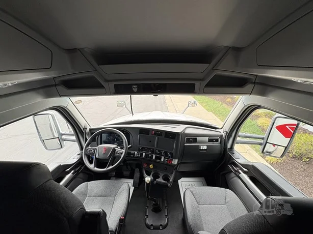 2023 Kenworth T680 in Salt Lake City, UT — photo 13