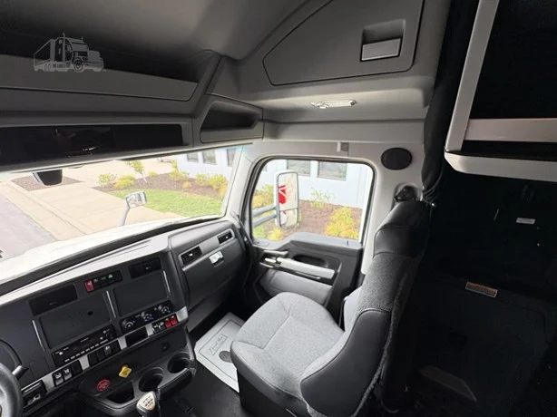 2023 Kenworth T680 in Salt Lake City, UT — photo 12