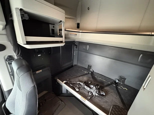 2023 Kenworth T680 in Salt Lake City, UT — photo 14
