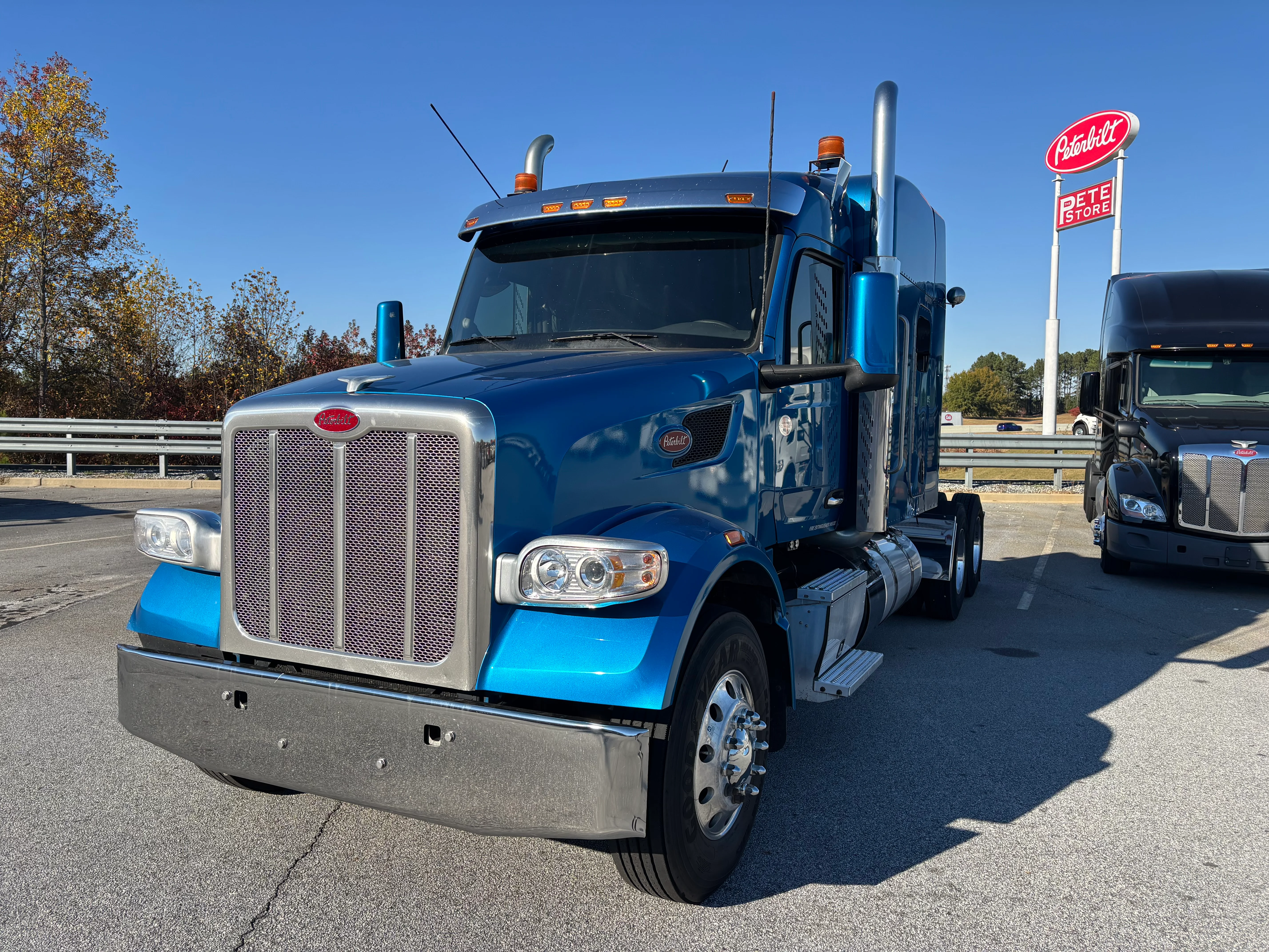 2022 Peterbilt 567 - image 2