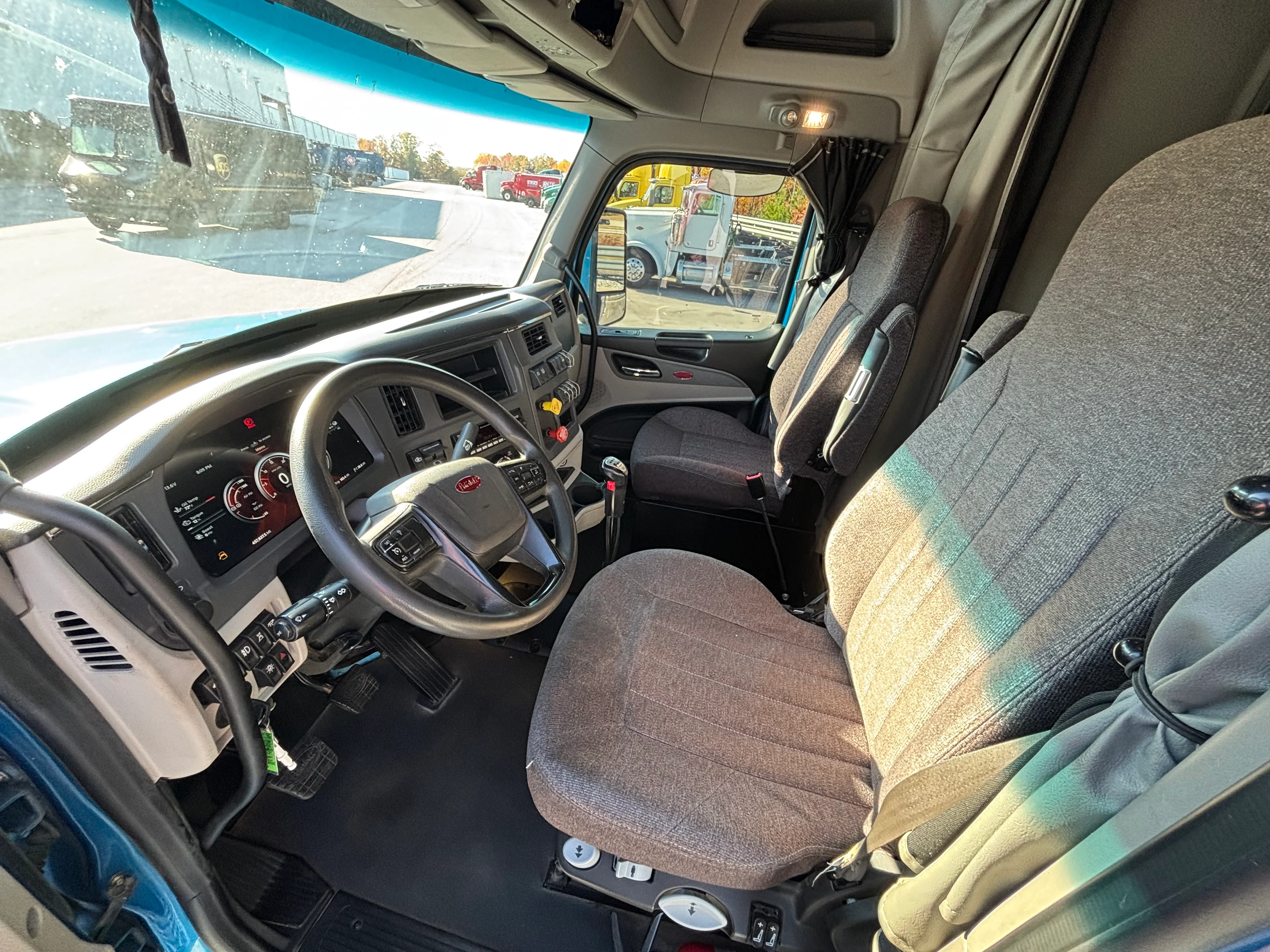 2022 Peterbilt 567 - image 6