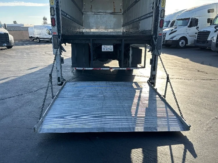 2020 Hino 268 in Torrance, CA — photo 9