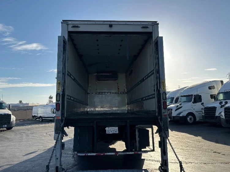 2020 Hino 268 in Torrance, CA — photo 8